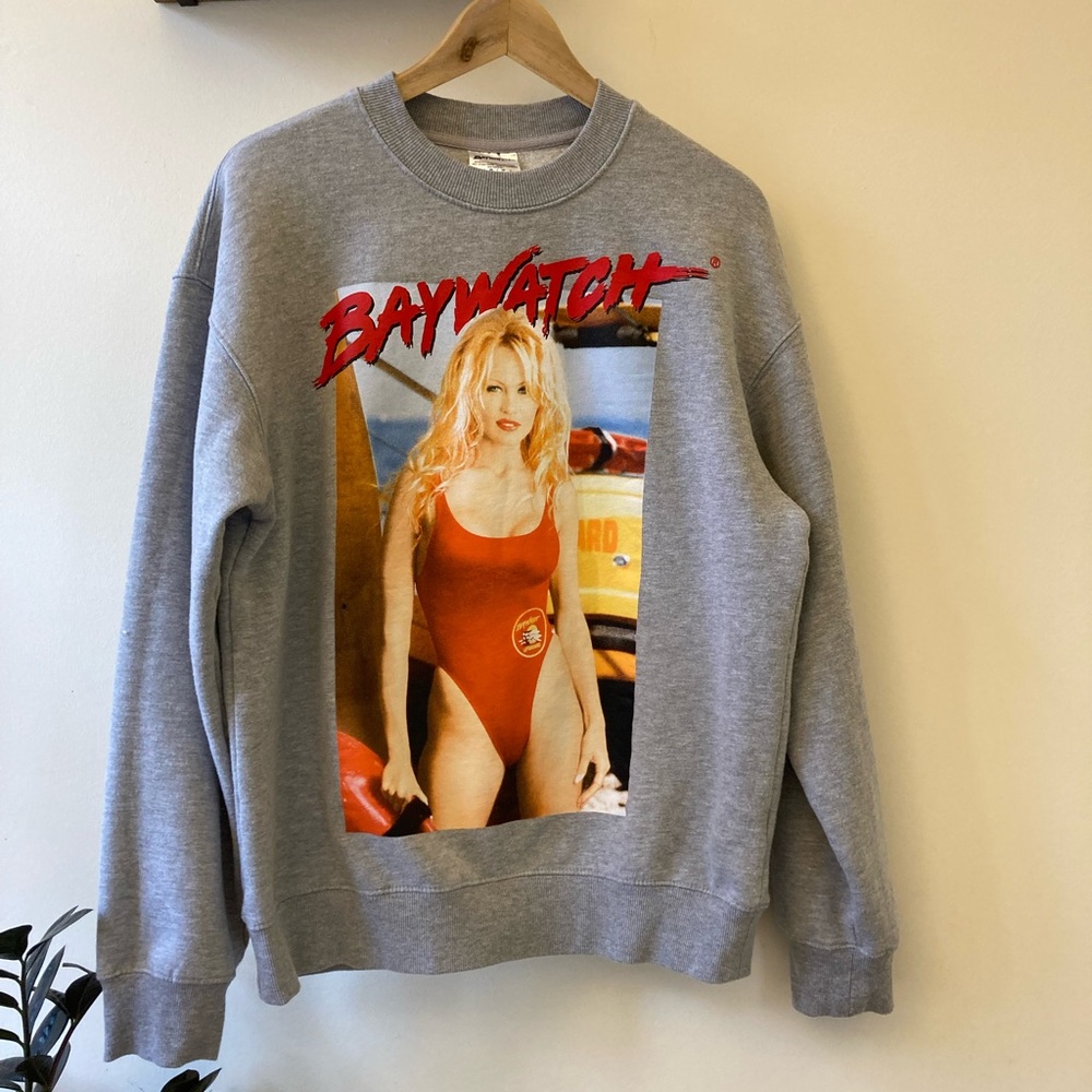 Retro Baywatch - Pam Anderson Crewneck Sweatshirt - Grey